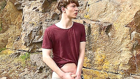 Skinny girl with a big butt gets fucked by her boyfriend