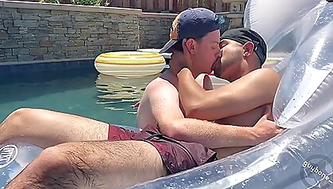 Amateur summer blowjob action with a sexy brunette